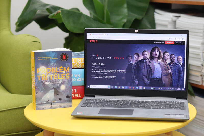 Netflix uvádí seriálovou adaptaci Problému tří těles, čínského sci-fi fenoménu z pera Liou Cch’-sina