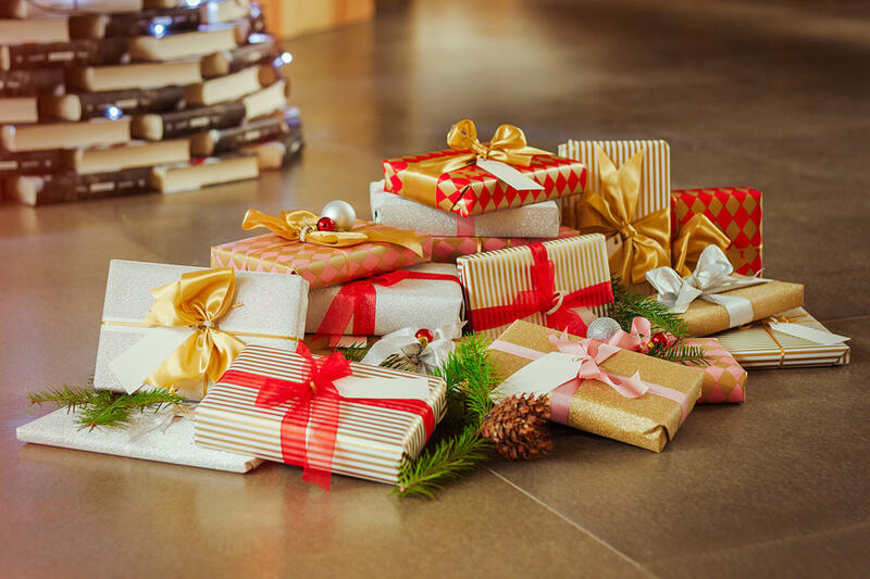 Adventní kalendář s Hostem: odhalte skrytou knihu a dostanete ji k Vánocům