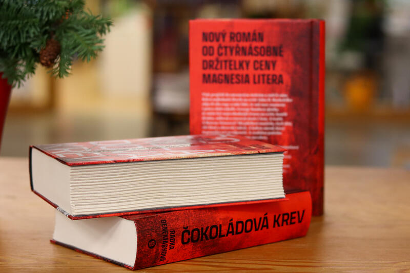 Ropa, inkoust, menstruace. Vychází Čokoládová krev Radky Denemarkové