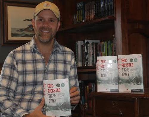 Eric Rickstad: „Píšu spatra, velmi často se seznámím s postavou nebo zvratem v ději ve stejnou chvíli jako čtenář“