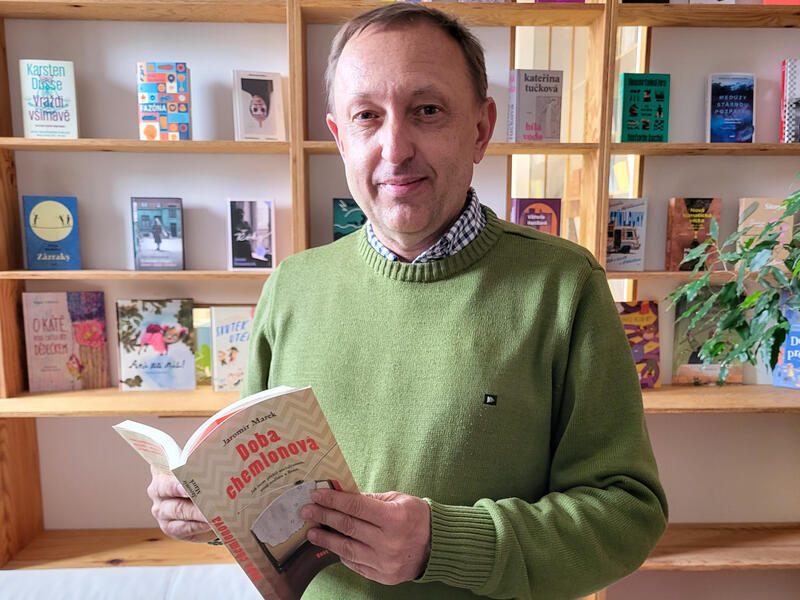 „I přes komické historky vidím mizerii chemlonové doby,“ říká novinář Jaromír Marek