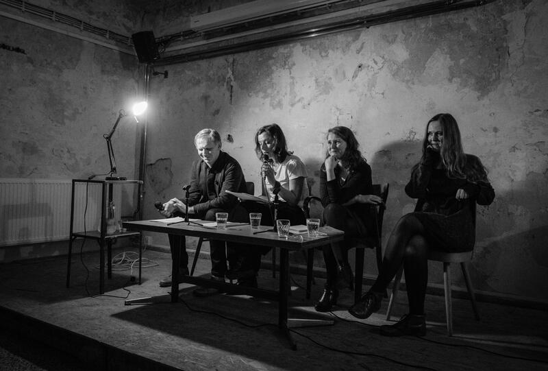 Fotoreport: Uvedení sbírky Štěstí jistě přijde