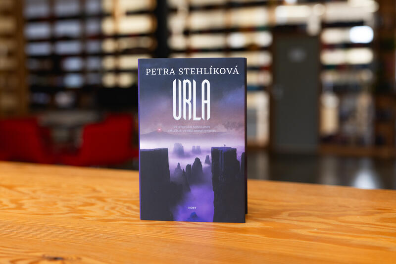 „Dnes už chápu autory, kteří se při dopisování posledních dílů loudají,“ říká autorka bestsellerové série Naslouchač Petra Stehlíková
