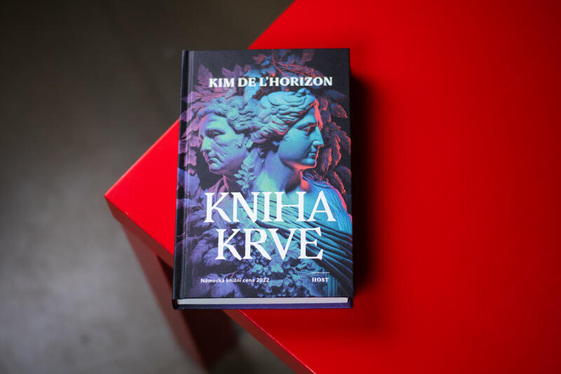Kniha krve autora*ky Kim de l’Horizon je jeden velký experiment