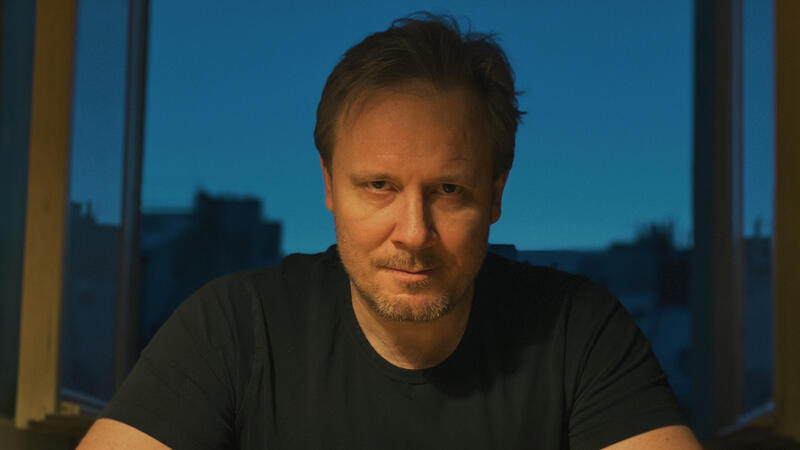 Arnošt si prostě lže do kapsy, říká Matěj Dadák o svém hrdinovi